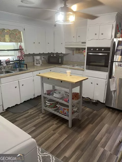 Kitchen - 4126 24th St SW, Lanett, AL 36863 photo 3 of 4