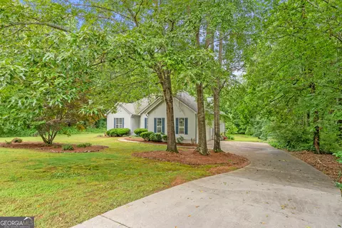 40 Wenham Ln, Sharpsburg, GA 30277