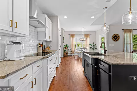 Kitchen - 19 E Murphy St, Newnan, GA 30263 photo 5 of 5