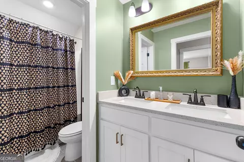 Bath - 19 E Murphy St, Newnan, GA 30263 photo 8 of 8