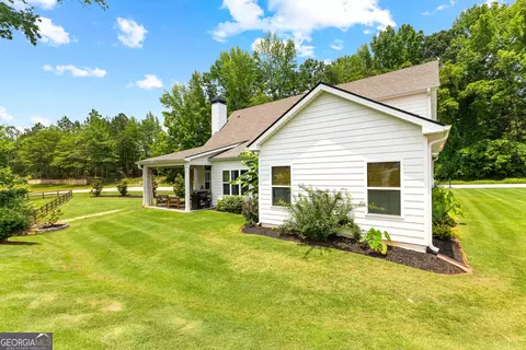 Exterior - 19 E Murphy St, Newnan, GA 30263 photo 10 of 14
