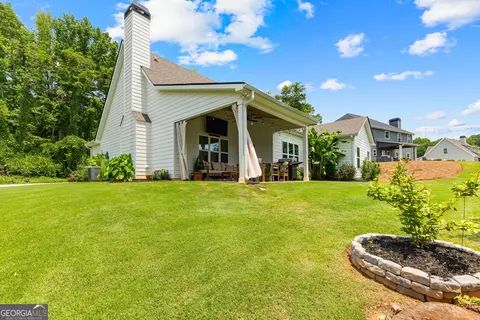 Exterior - 19 E Murphy St, Newnan, GA 30263 photo 11 of 14