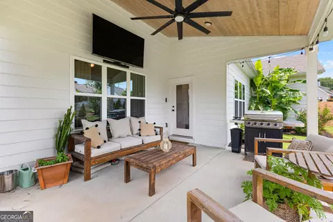 Exterior - 19 E Murphy St, Newnan, GA 30263 photo 7 of 14