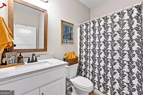 Bath - 19 E Murphy St, Newnan, GA 30263 photo 1 of 8