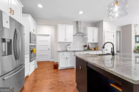 Kitchen - 19 E Murphy St, Newnan, GA 30263 photo 4 of 5