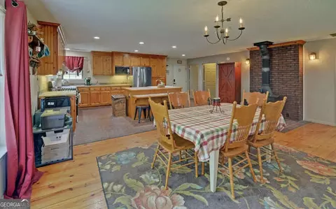 Dining - 270 Pheasant Mountain Rd, Toccoa, GA 30577 photo 1 of 3