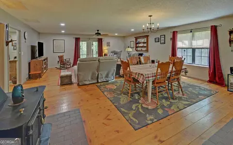 Dining - 270 Pheasant Mountain Rd, Toccoa, GA 30577 photo 3 of 3