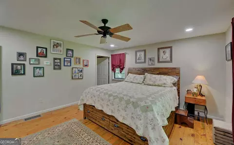 Bedroom - 270 Pheasant Mountain Rd, Toccoa, GA 30577 photo 2 of 7