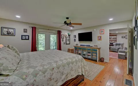 Bedroom - 270 Pheasant Mountain Rd, Toccoa, GA 30577 photo 3 of 7