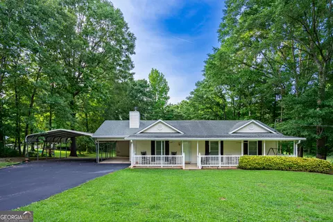 865 Waterview Dr, Lagrange, GA 30240