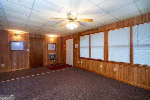 Living - 865 Waterview Dr, Lagrange, GA 30240 photo 3 of 3