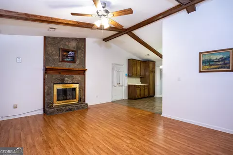Living - 865 Waterview Dr, Lagrange, GA 30240 photo 2 of 3