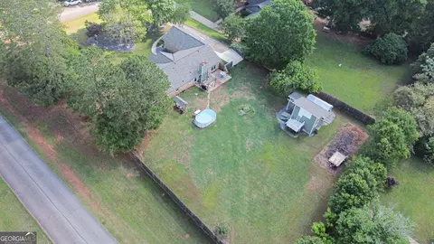 View/Area - 100 Huntcliff Ct, Lagrange, GA 30240 photo 2 of 6
