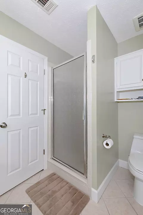 Bath - 100 Huntcliff Ct, Lagrange, GA 30240 photo 4 of 4