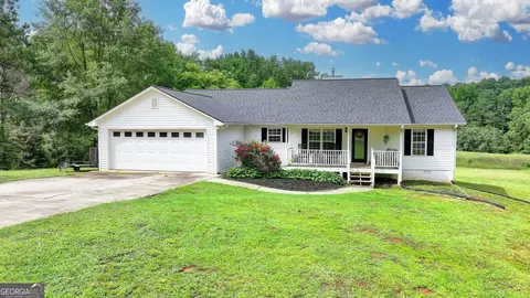 509 Banyon Creek Dr, Talmo, GA 30575