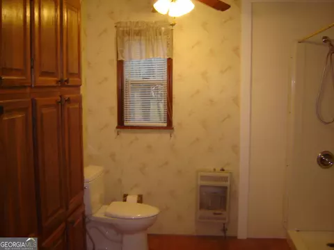 Bath - 6177 County Road 266, Five Points, AL 36855 photo 3 of 7