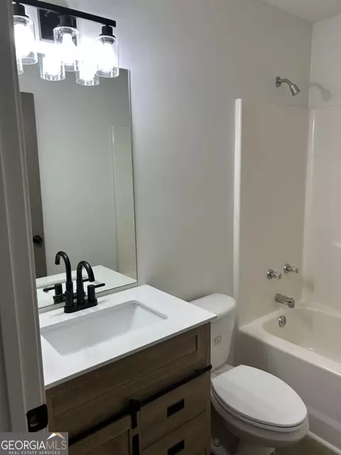 Bath - 414 Kitchens Rd SW, Milledgeville, GA 31061 photo 1 of 3