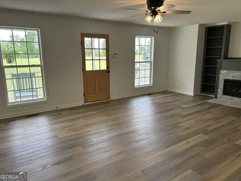 Living - 414 Kitchens Rd SW, Milledgeville, GA 31061 photo 2 of 3