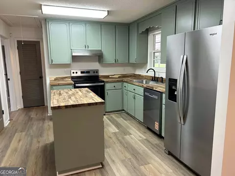 Kitchen - 414 Kitchens Rd SW, Milledgeville, GA 31061 photo 1 of 3