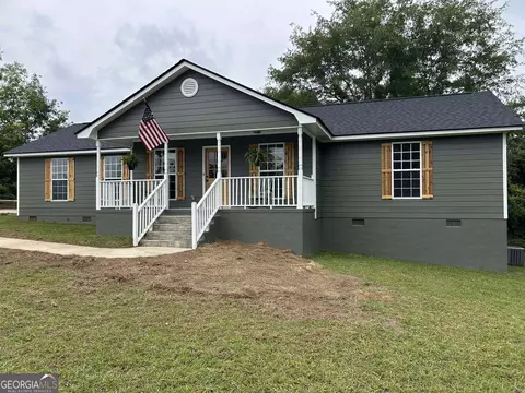 Exterior - 414 Kitchens Rd SW, Milledgeville, GA 31061 photo 2 of 8