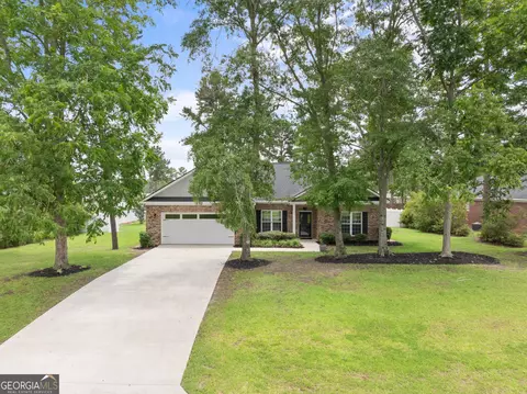 204 Dewpoint Dr, Statesboro, GA 30458