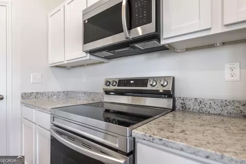 Kitchen - 111 Monroe Ct, Byron, GA 31008 photo 4 of 4