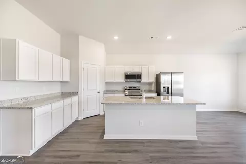 Kitchen - 111 Monroe Ct, Byron, GA 31008 photo 3 of 4