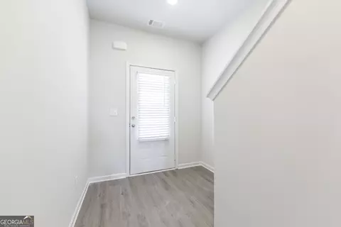 Entry Way - 105 Monroe Ct, Byron, GA 31008 photo 2 of 5