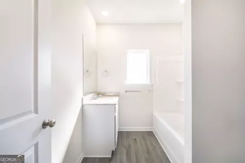 Bath - 105 Monroe Ct, Byron, GA 31008 photo 1 of 1