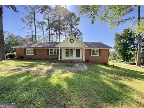 52 Thigpen Rd, Newnan, GA 30263