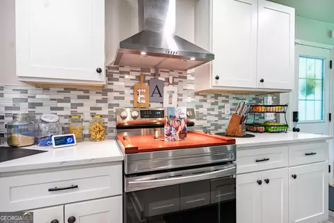 Kitchen - 101 Crestwood Dr, Lagrange, GA 30241 photo 4 of 4