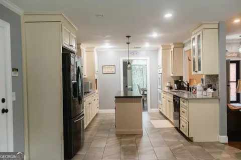 Entry Way - 930 Pointer Rd, Statesboro, GA 30461 photo 8 of 12