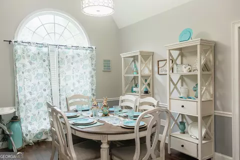 Dining - 930 Pointer Rd, Statesboro, GA 30461 photo 3 of 3