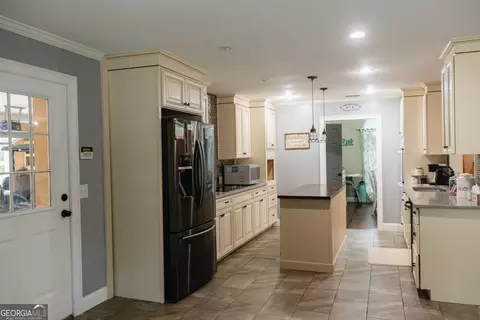 Entry Way - 930 Pointer Rd, Statesboro, GA 30461 photo 7 of 12