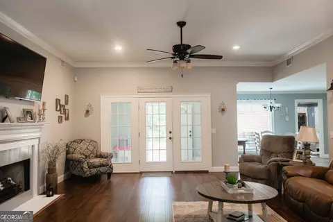 Entry Way - 930 Pointer Rd, Statesboro, GA 30461 photo 2 of 12