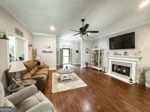 Living - 930 Pointer Rd, Statesboro, GA 30461 photo 1 of 1