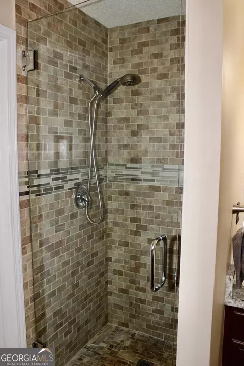 Bath - 303 Shane Cir, Perry, GA 31069 photo 2 of 6