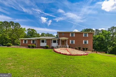 417 Chestlehurst Rd, Senoia, GA 30276