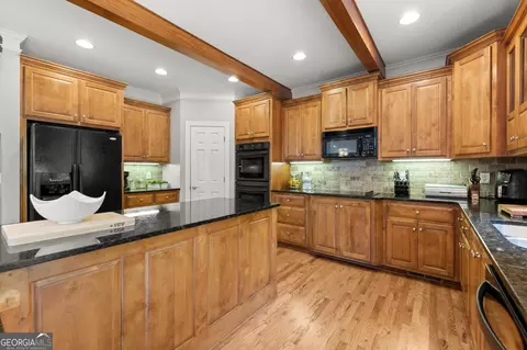 Kitchen - 979 Pathview Ct, Dacula, GA 30019 photo 7 of 7
