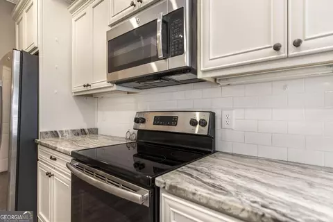 Kitchen - 148 Logans Mill Trl, Warner Robins, GA 31093 photo 1 of 2