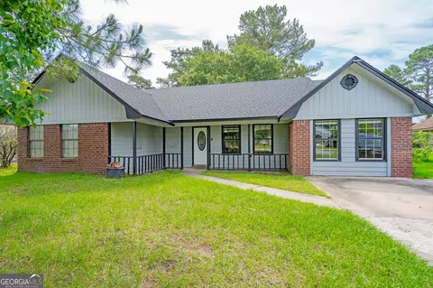 755 Madison Dr, Hinesville, GA 31313