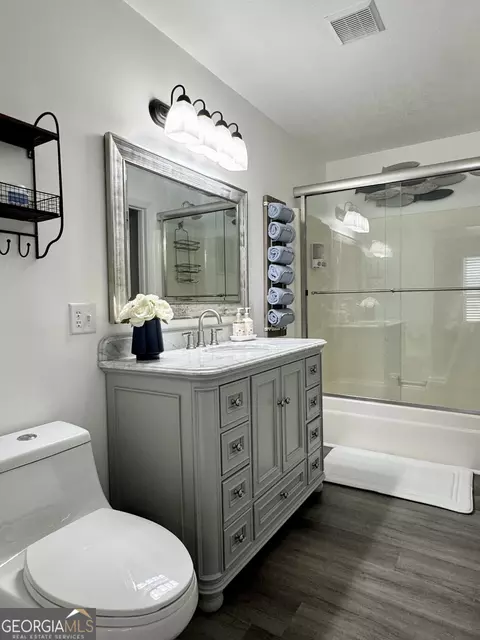 Bath - 111 Warren Dr, Wedowee, AL 36278 photo 1 of 3