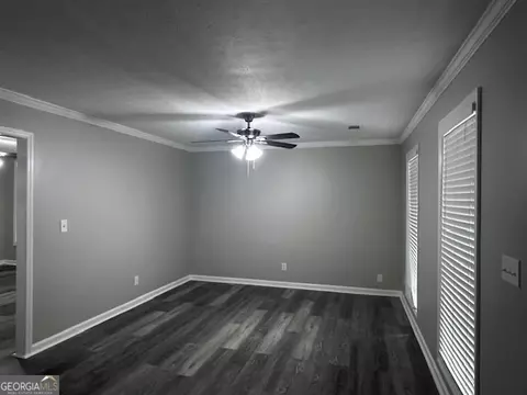 Living - 107 Jefferson Pl, Lagrange, GA 30240 photo 2 of 3