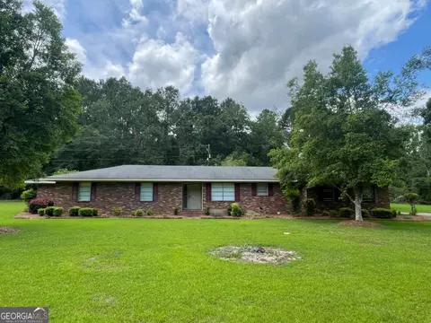404 S Baker St, Glennville, GA 30427