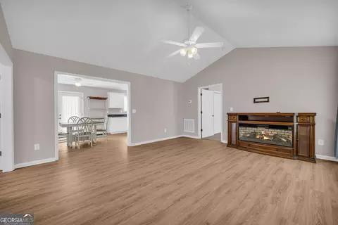 Living - 1861 Skyline Dr, Toccoa, GA 30577 photo 1 of 3