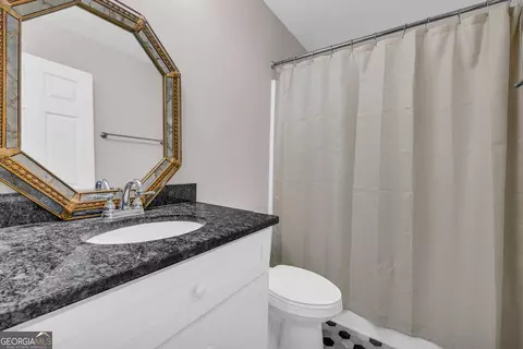 Bath - 1861 Skyline Dr, Toccoa, GA 30577 photo 1 of 2