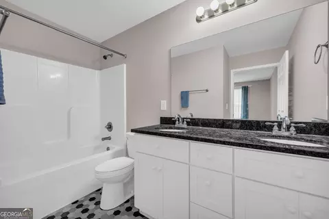 Bath - 1861 Skyline Dr, Toccoa, GA 30577 photo 2 of 2