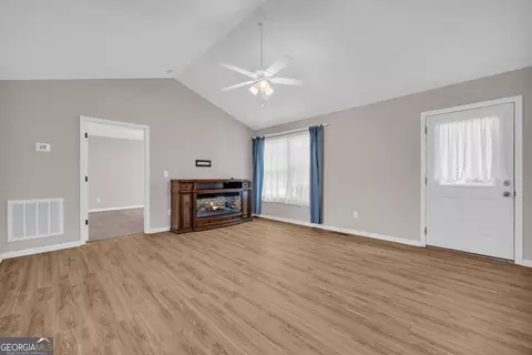 Living - 1861 Skyline Dr, Toccoa, GA 30577 photo 2 of 3