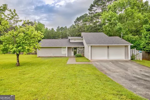 10 1st Ave E, Newnan, GA 30265