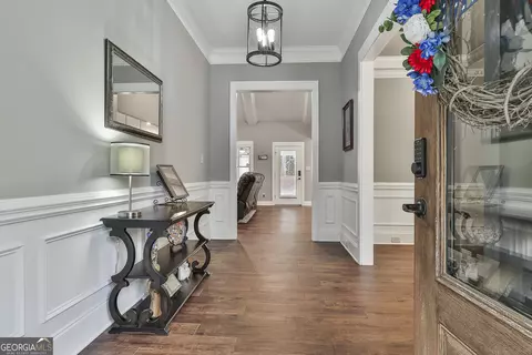 Entry Way - 110 Chimney Ct, Lagrange, GA 30240 photo 2 of 10